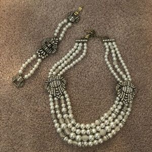 Pearl necklace and bracelet